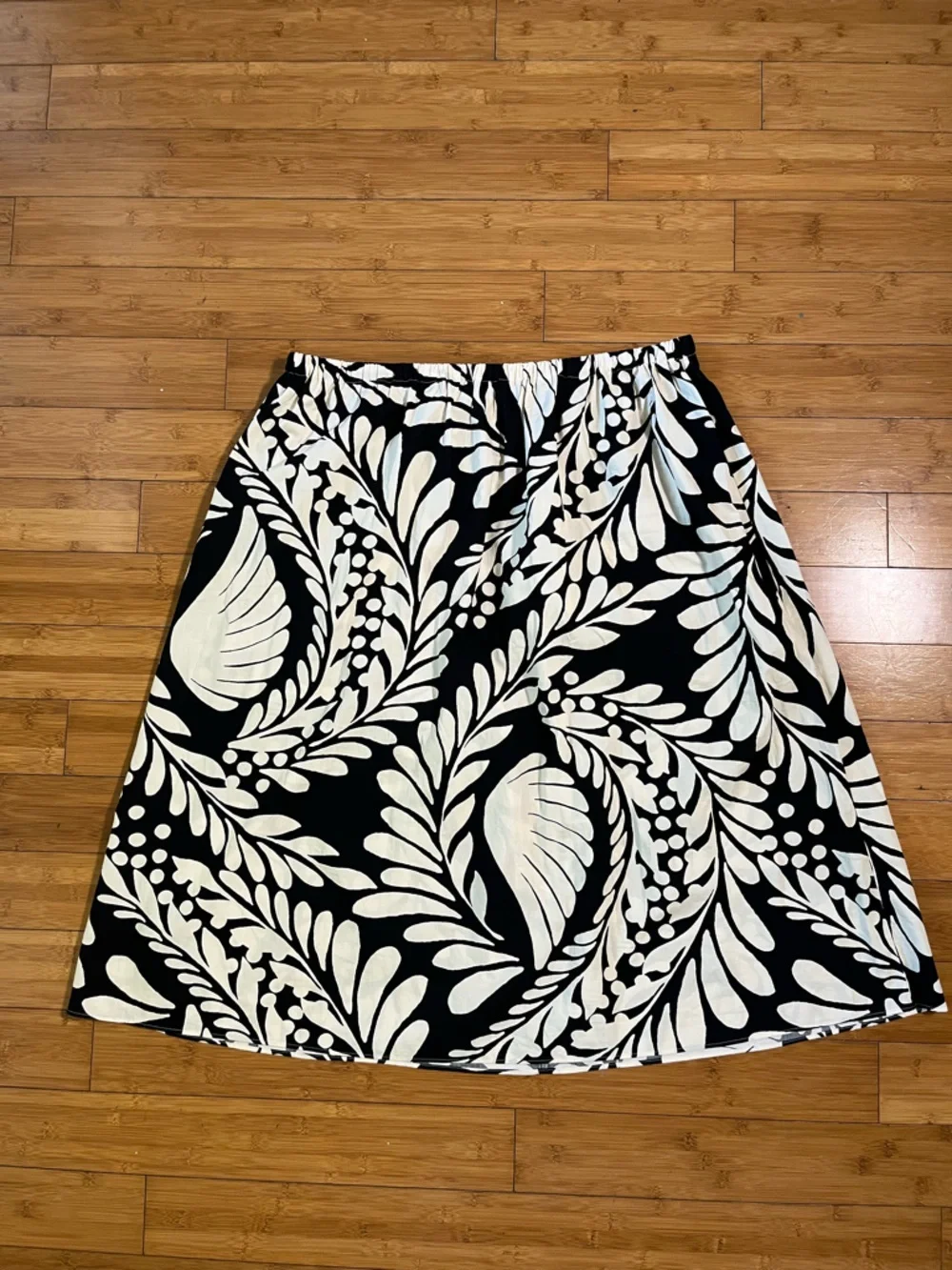 H&M Black and Cream Botanical Print Flared Midi Skirt 100% Cotton - Picture 2 of 8